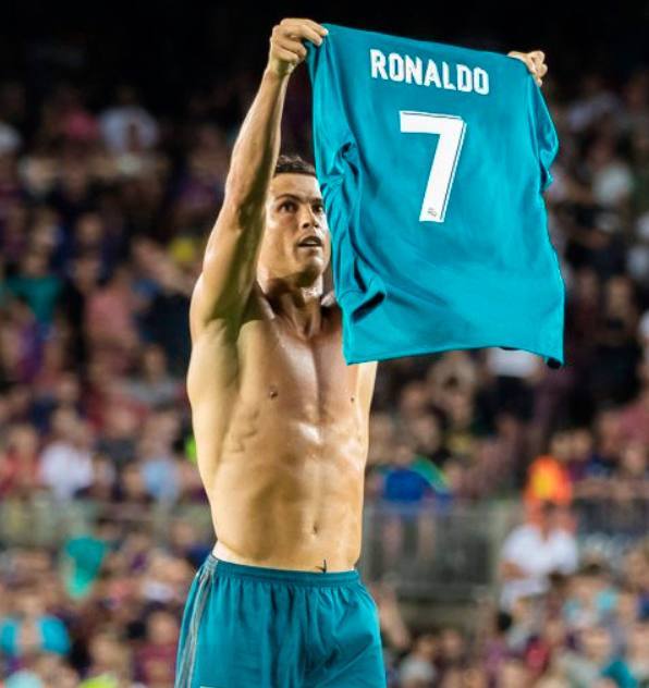 在进攻端屡 在进攻端屡